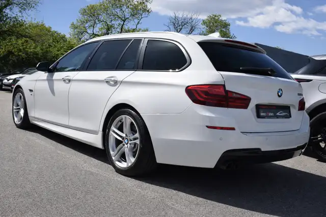 BMW 5 Series view 3