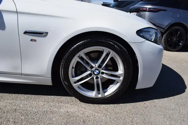 BMW 5 Series view 6