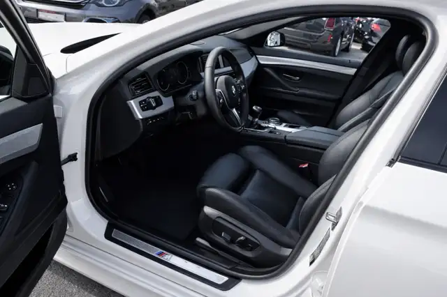 BMW 5 Series view 14