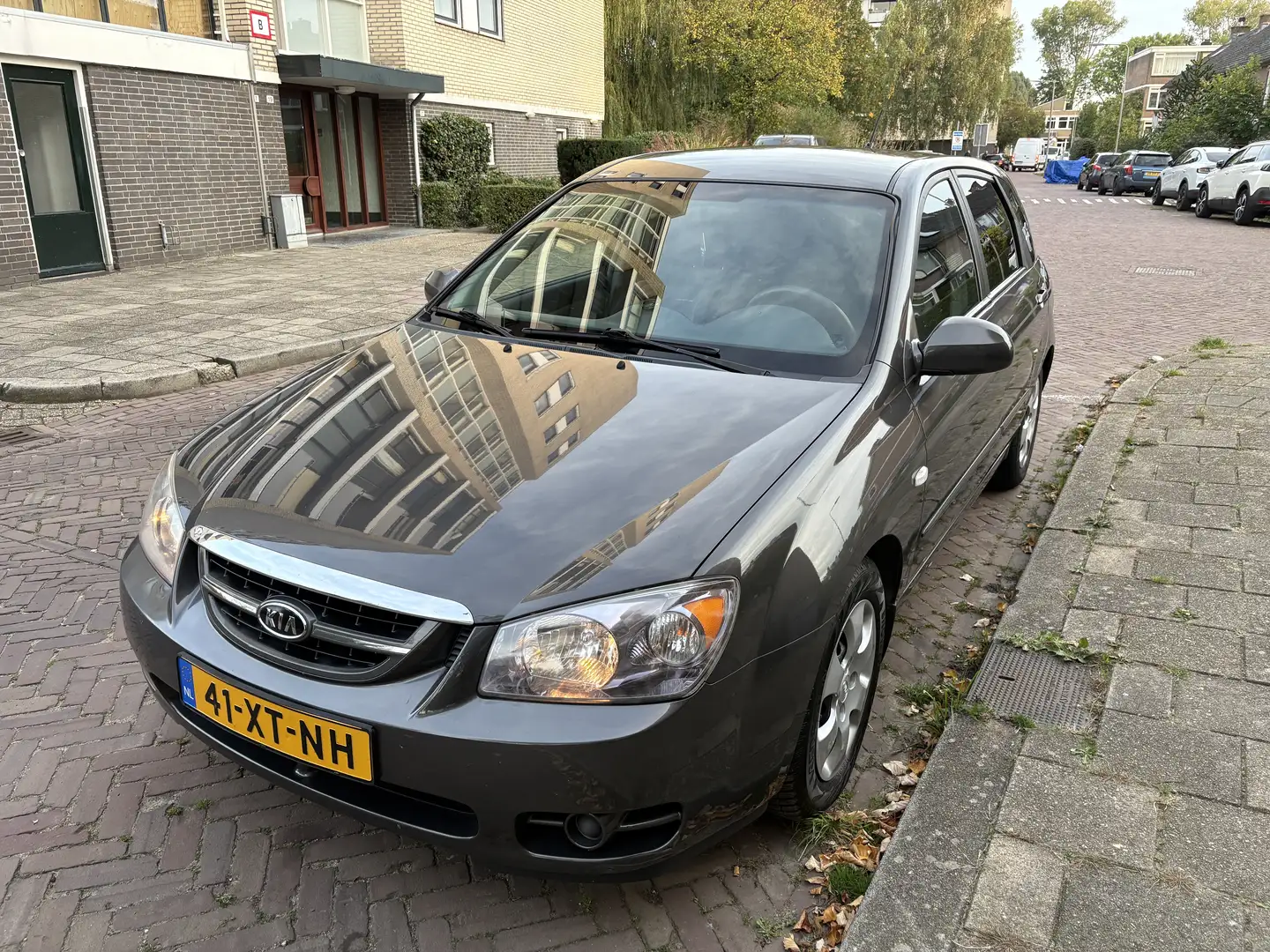 Kia Cerato Nieuwe APK en Distributieriem, weinig KM Grau - 1