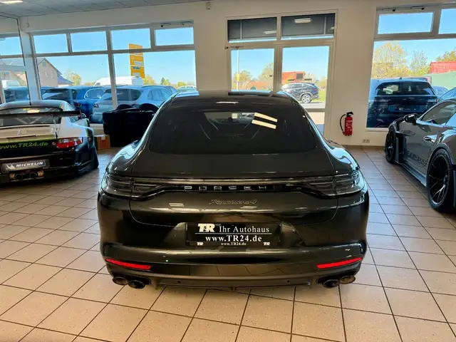 Porsche Panamera view 4