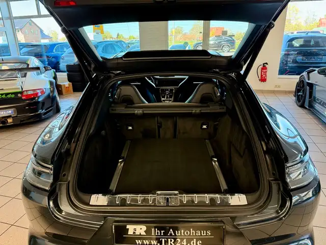 Porsche Panamera view 10
