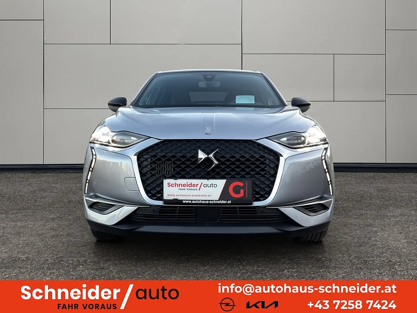 DS Automobiles DS 3 DS3 Crossback PureTech 100 S&S Manuell So Chic Grau - 2