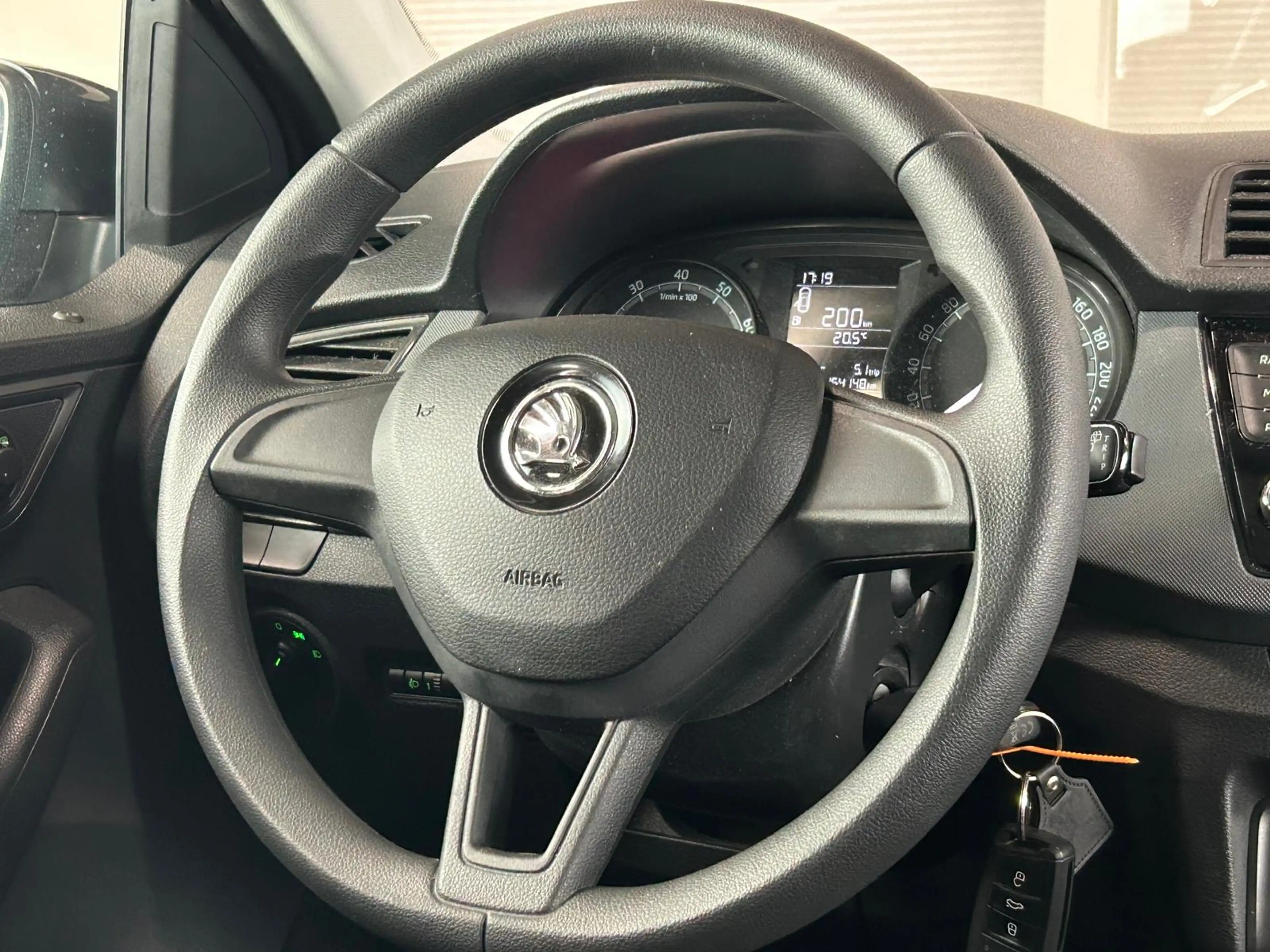 Skoda Fabia 1.0 TSI Active — photo 8