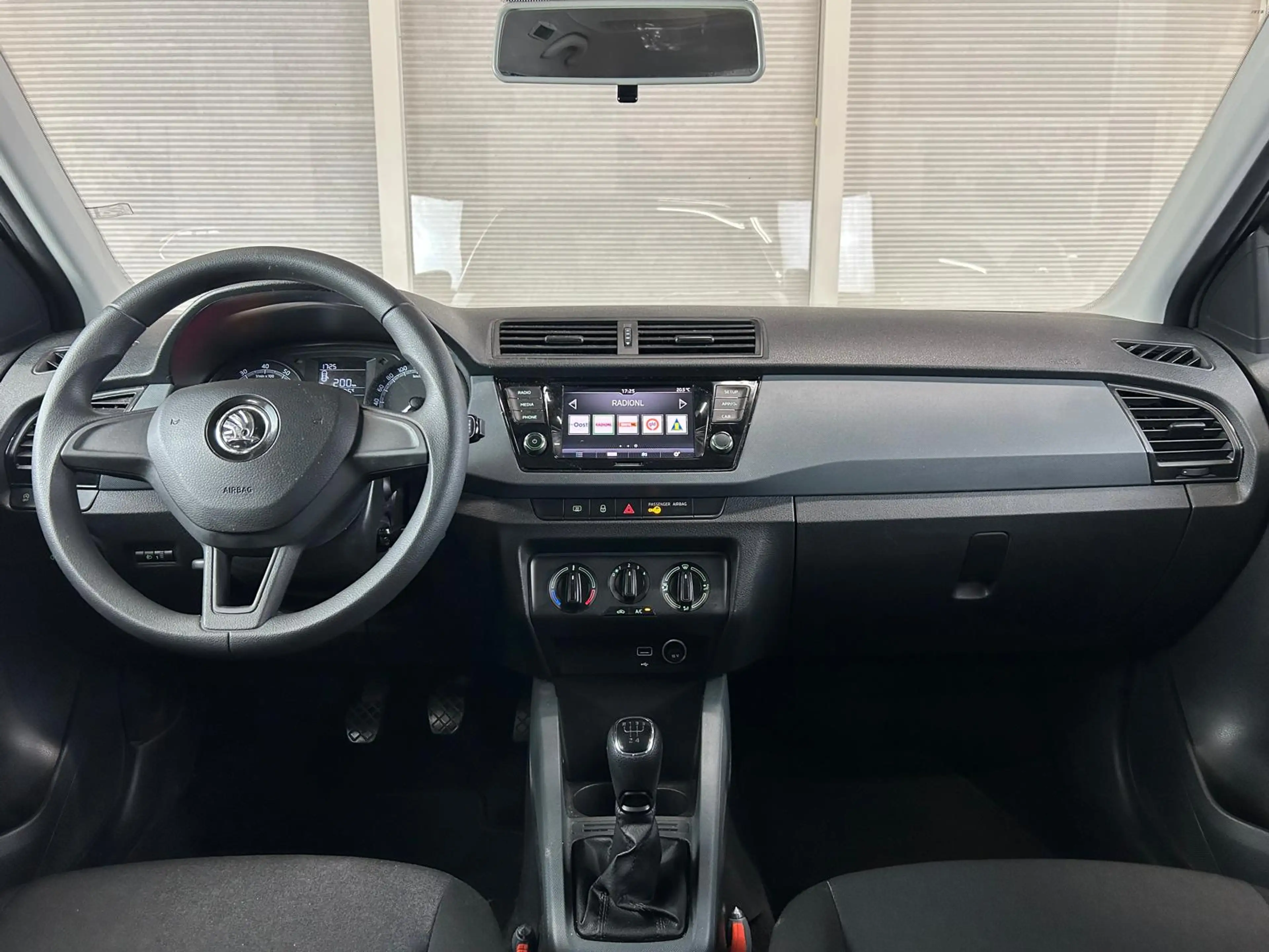 Skoda Fabia 1.0 TSI Active — photo 6