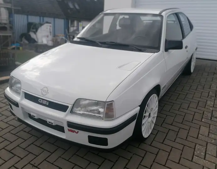 Opel Kadett E 16V GSi