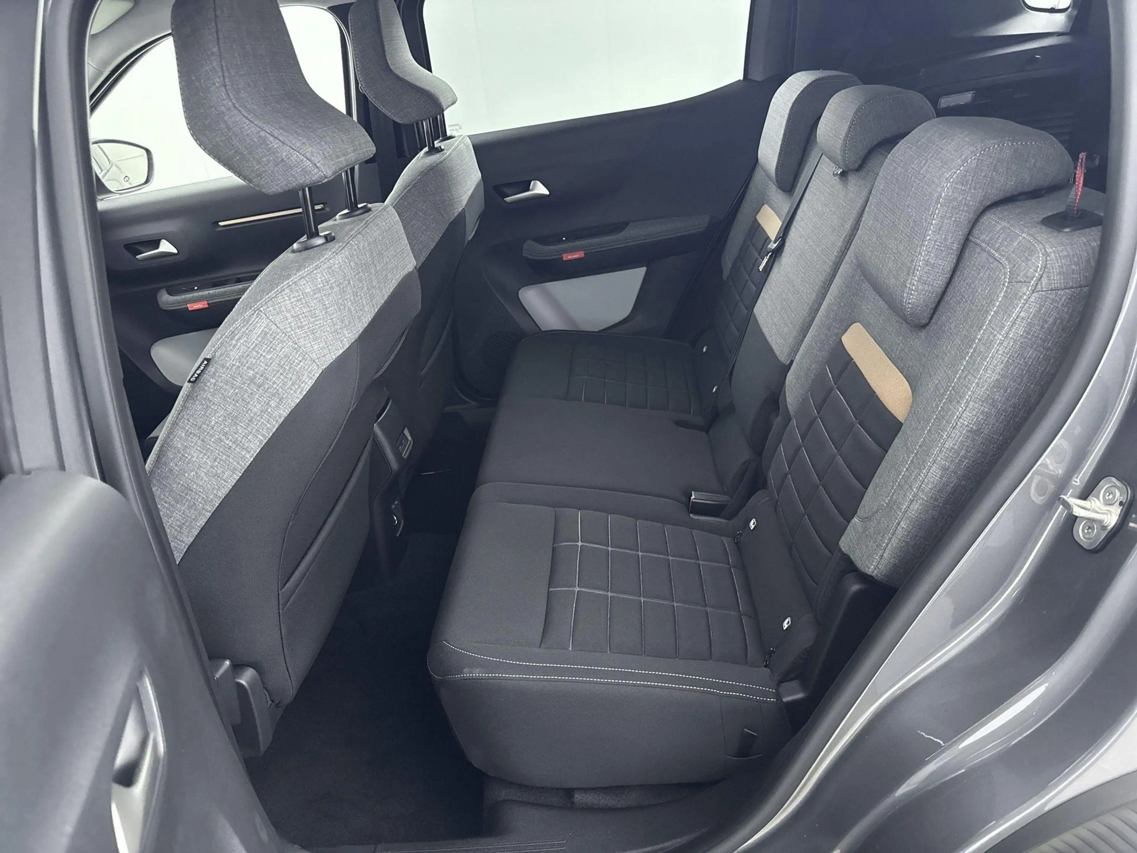 Citroen C3 Aircross 1.2 Hybrid 145pk Plus 7p. | Voorraad deal! | 7-zit — photo 13