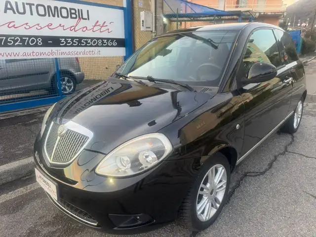 Lancia Ypsilon 1.2 69 CV Unyca