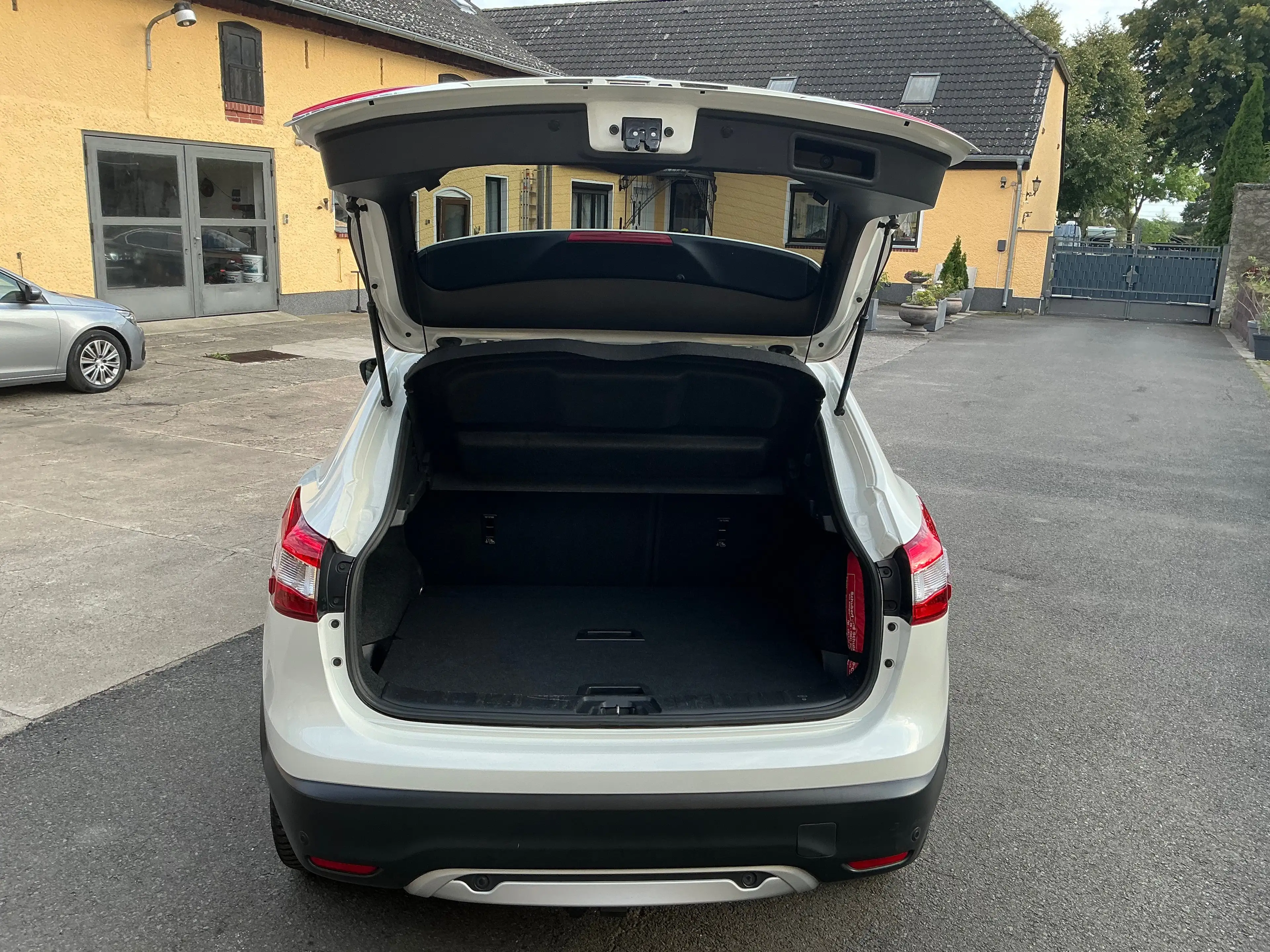 Nissan Qashqai Tekna — photo 15