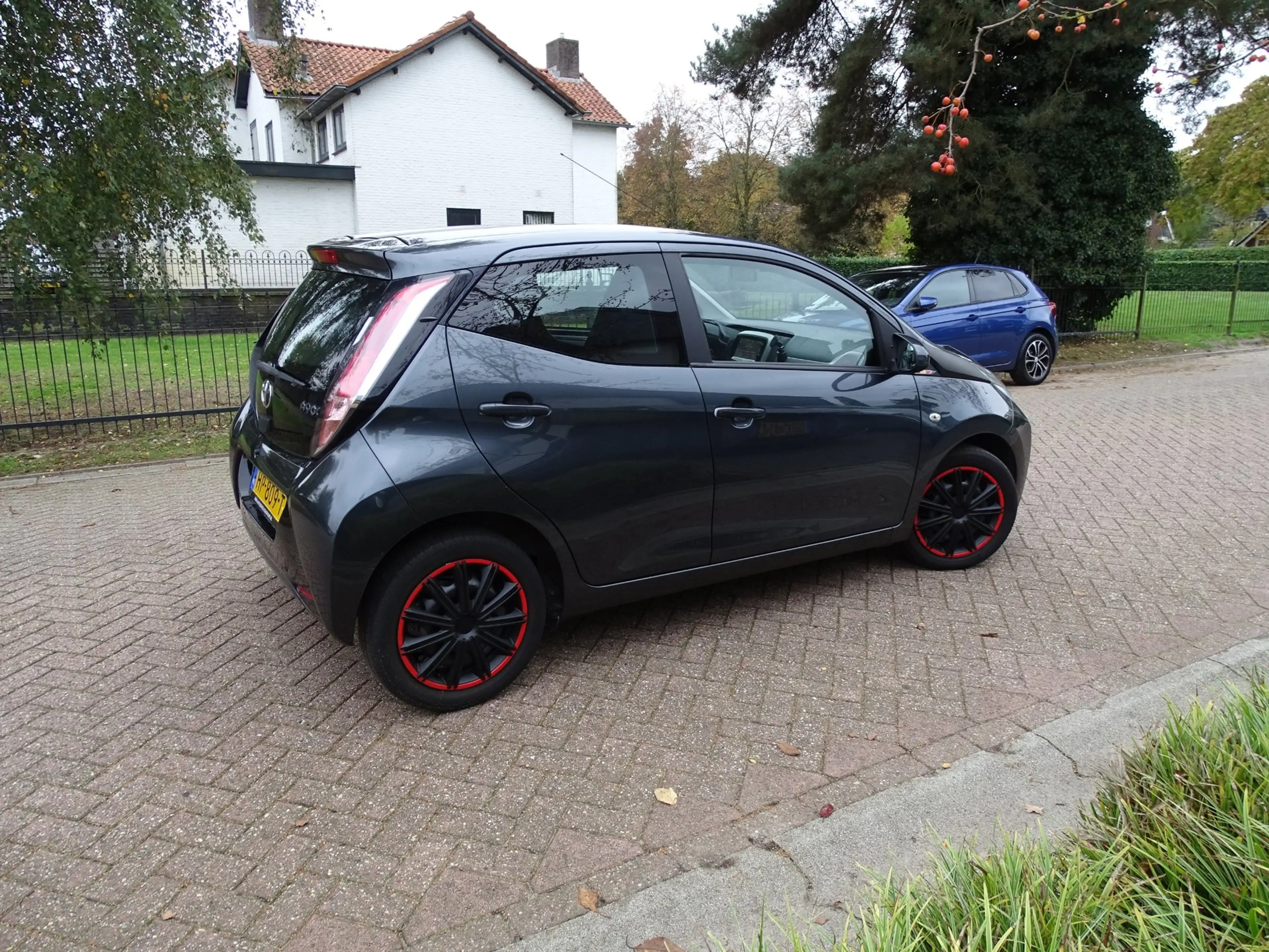 Toyota Aygo 1.0 VVT-i x-play — photo 9