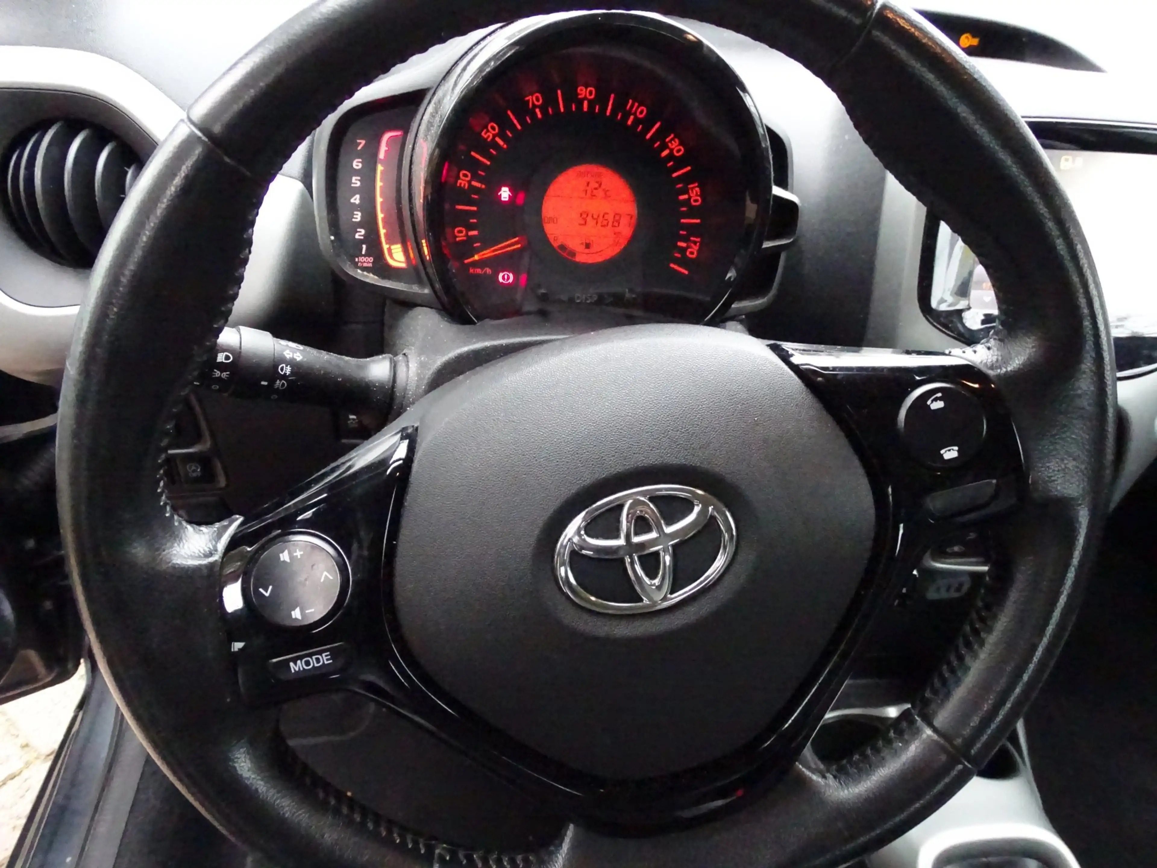 Toyota Aygo 1.0 VVT-i x-play — photo 15