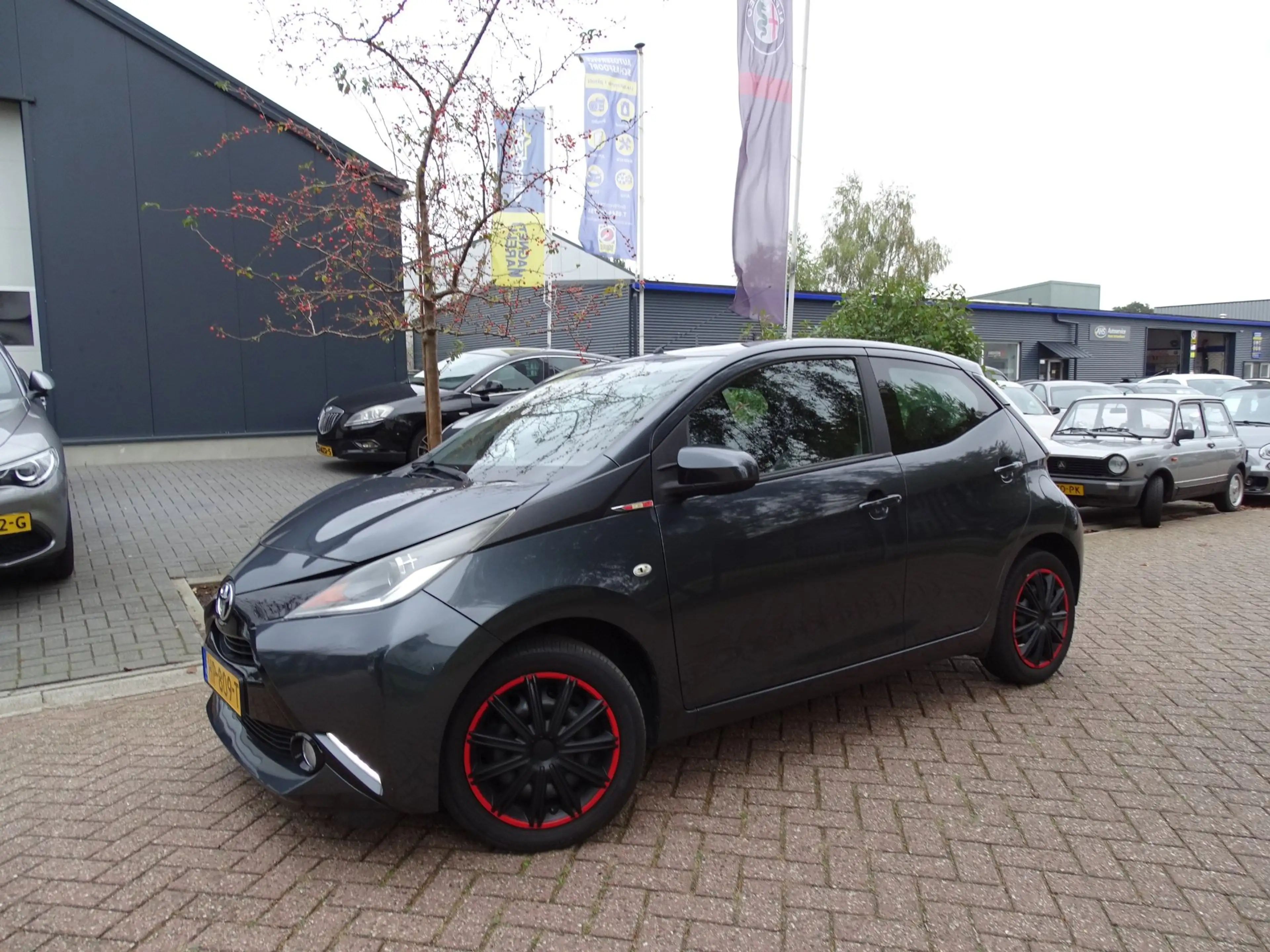 Toyota Aygo 1.0 VVT-i x-play — photo 5