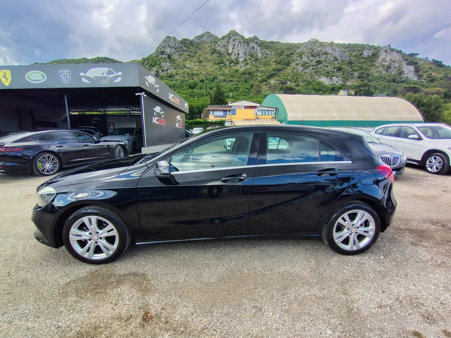 Mercedes-Benz A 160 A 160 d Premium my16 Czarny - 2