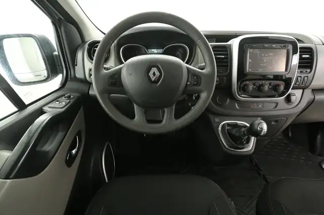 Renault Trafic view 2