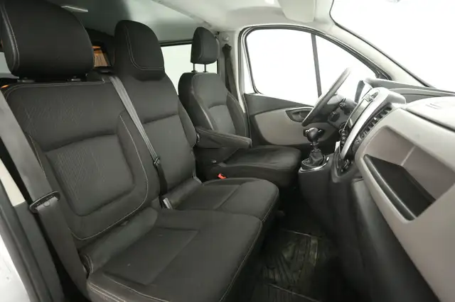 Renault Trafic view 11