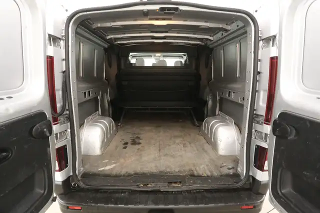 Renault Trafic view 5