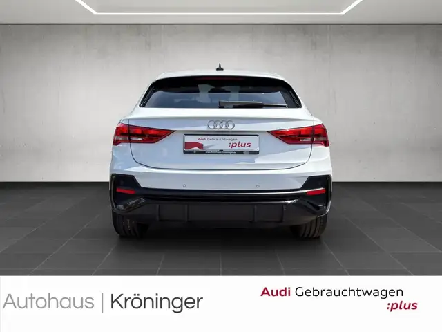 Audi Q3 view 6