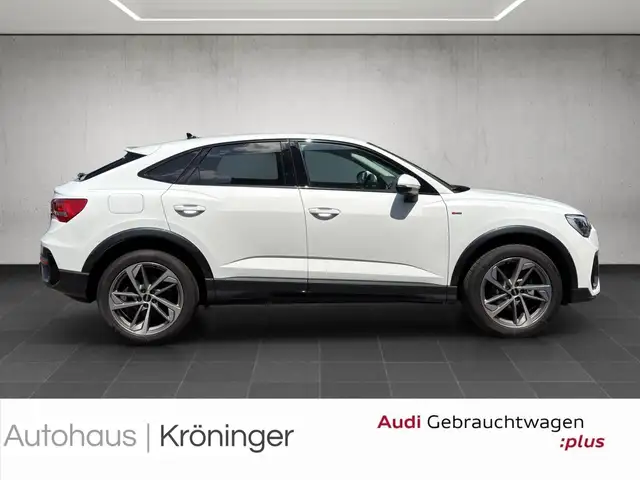 Audi Q3 view 4
