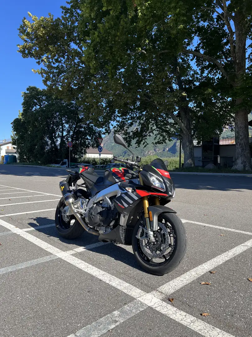 Aprilia Tuono V4 Factory - 1