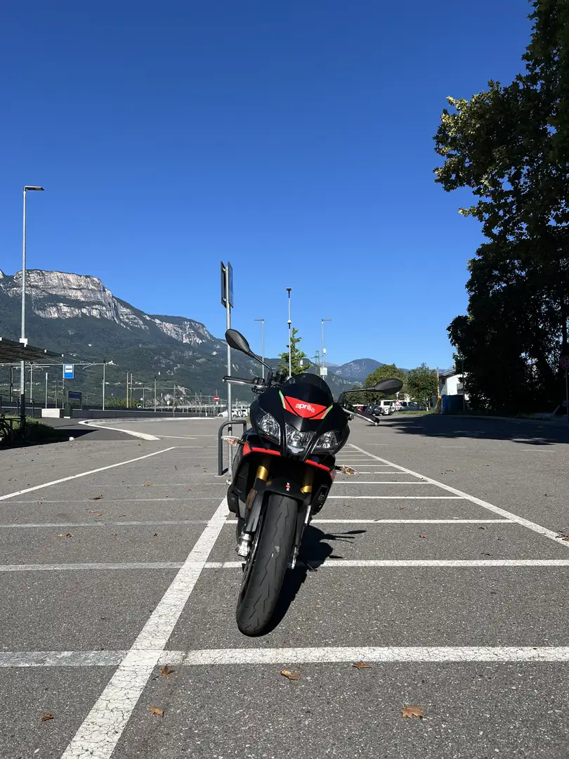 Aprilia Tuono V4 Factory - 2