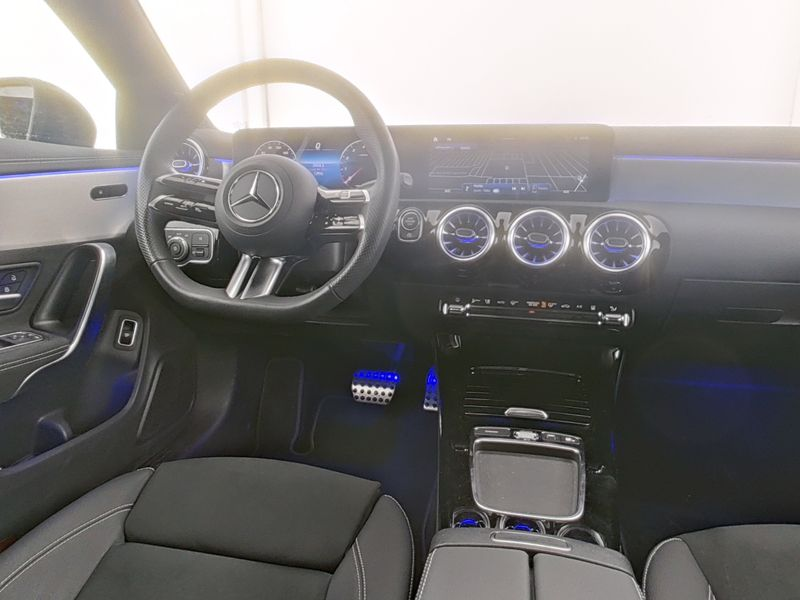Mercedes-Benz CLA 200 Special Edition AHK KeyGO 360 Standheiz — photo 7