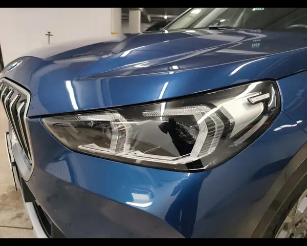 BMW X1 view 11
