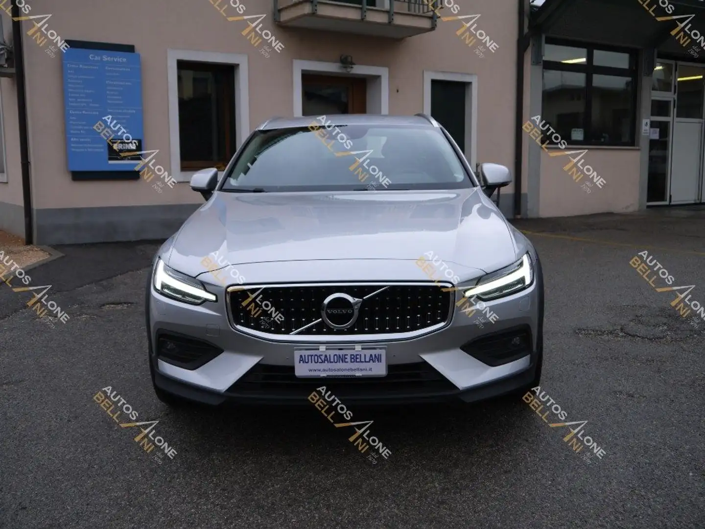 Volvo V60 Cross Country B4 (d) AWD Geartronic Business Pro Argento - 2