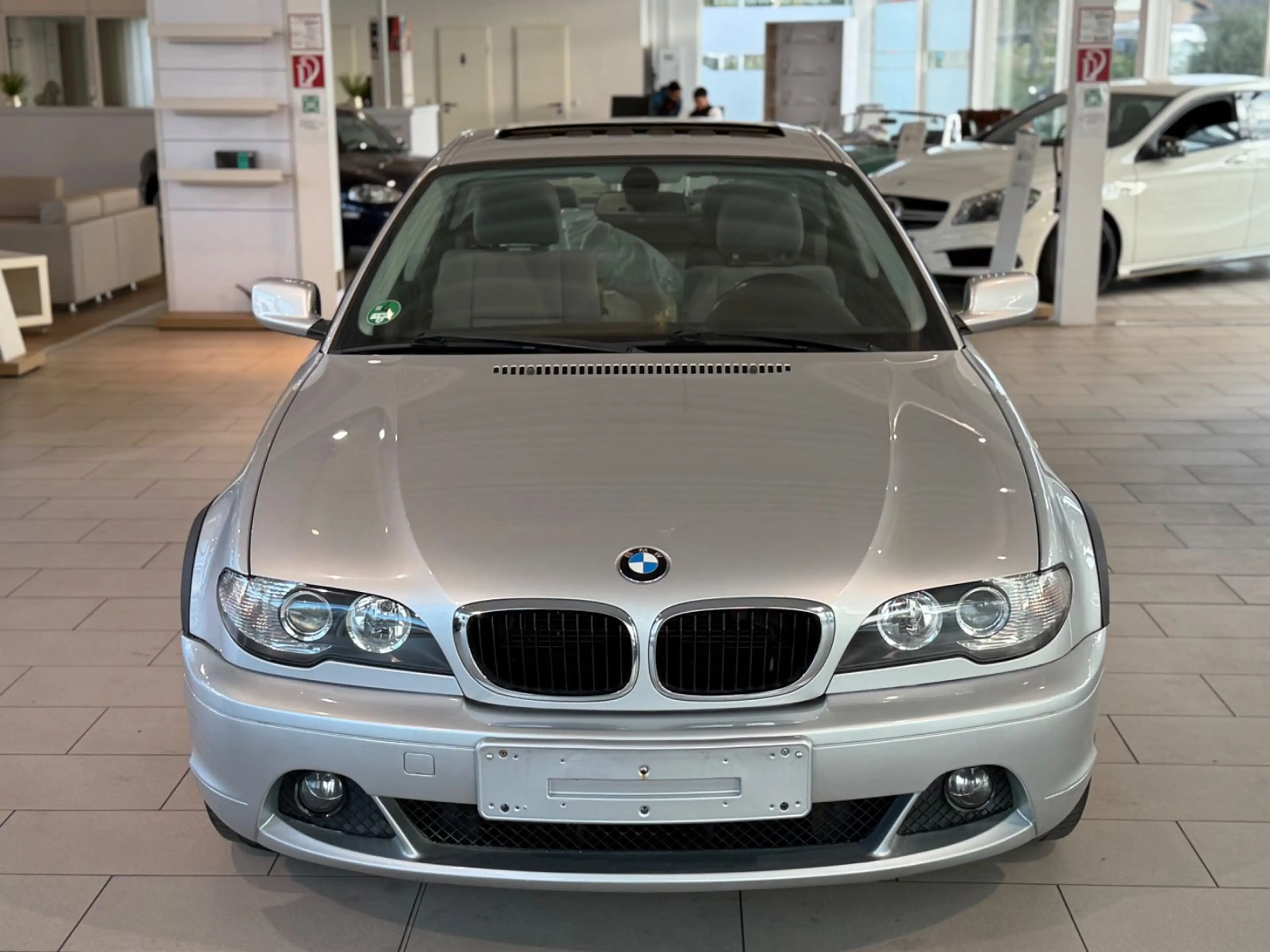 BMW 318 Ci Edition Exclusive*NAVI*APPLE.C*S-DACH*PDC* — photo 9