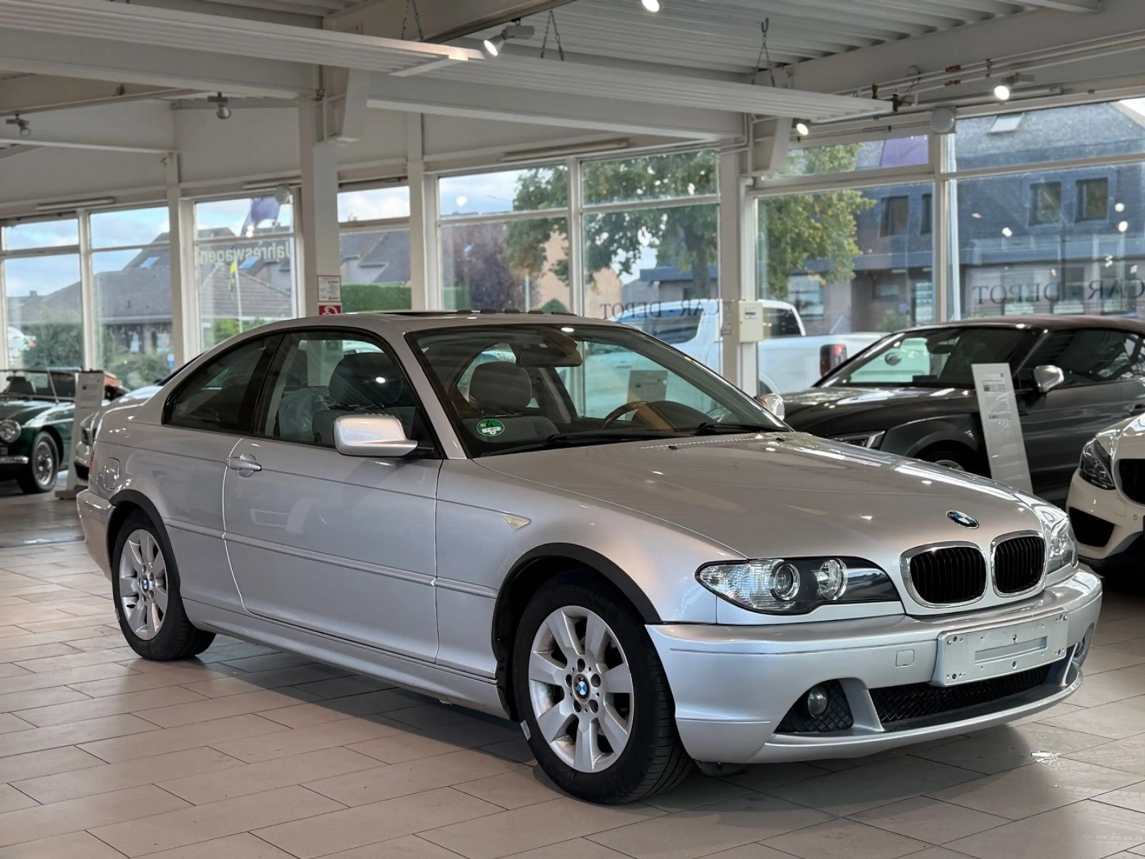 BMW 318 Ci Edition Exclusive*NAVI*APPLE.C*S-DACH*PDC* — photo 8