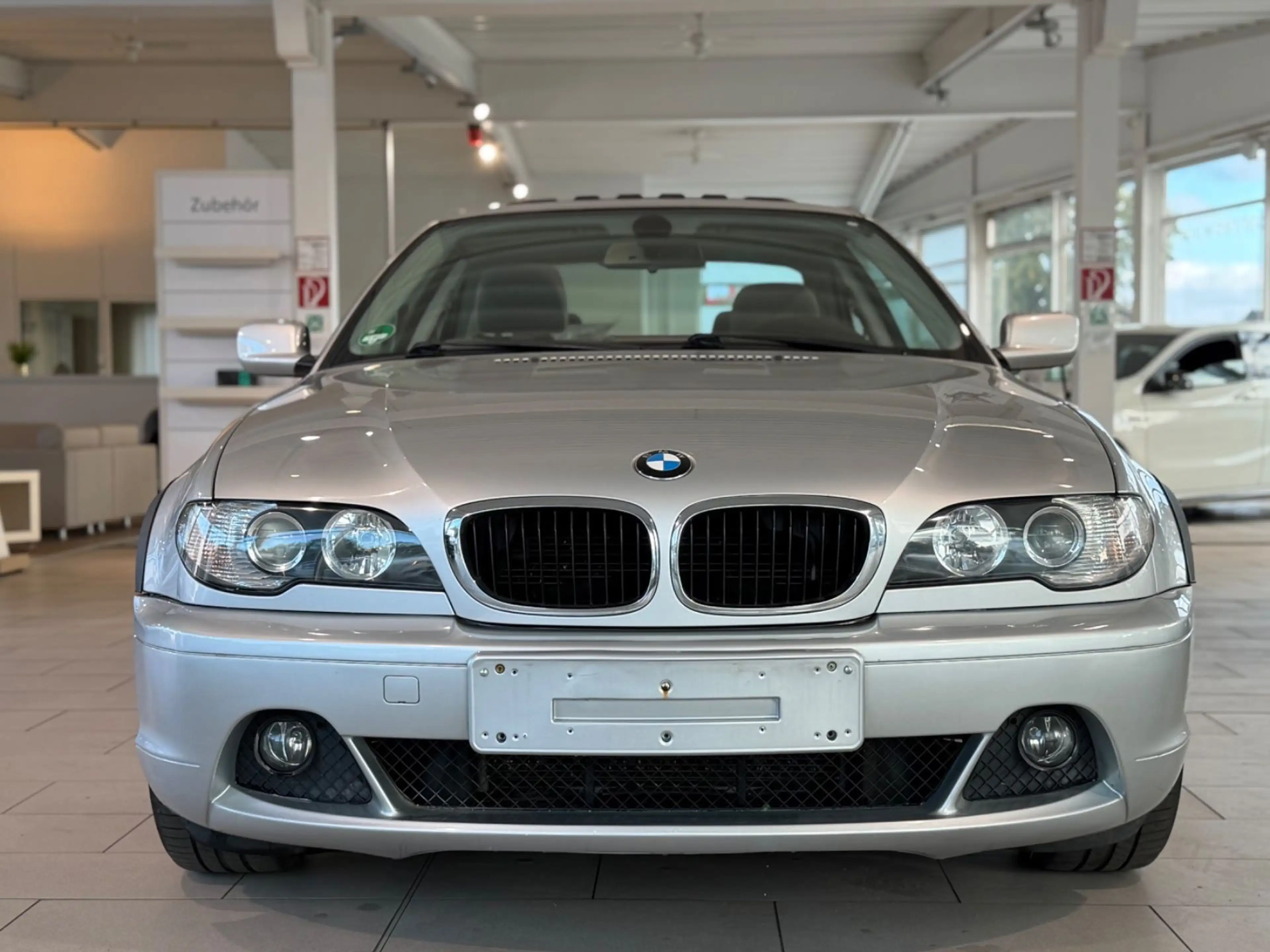 BMW 318 Ci Edition Exclusive*NAVI*APPLE.C*S-DACH*PDC* — photo 10