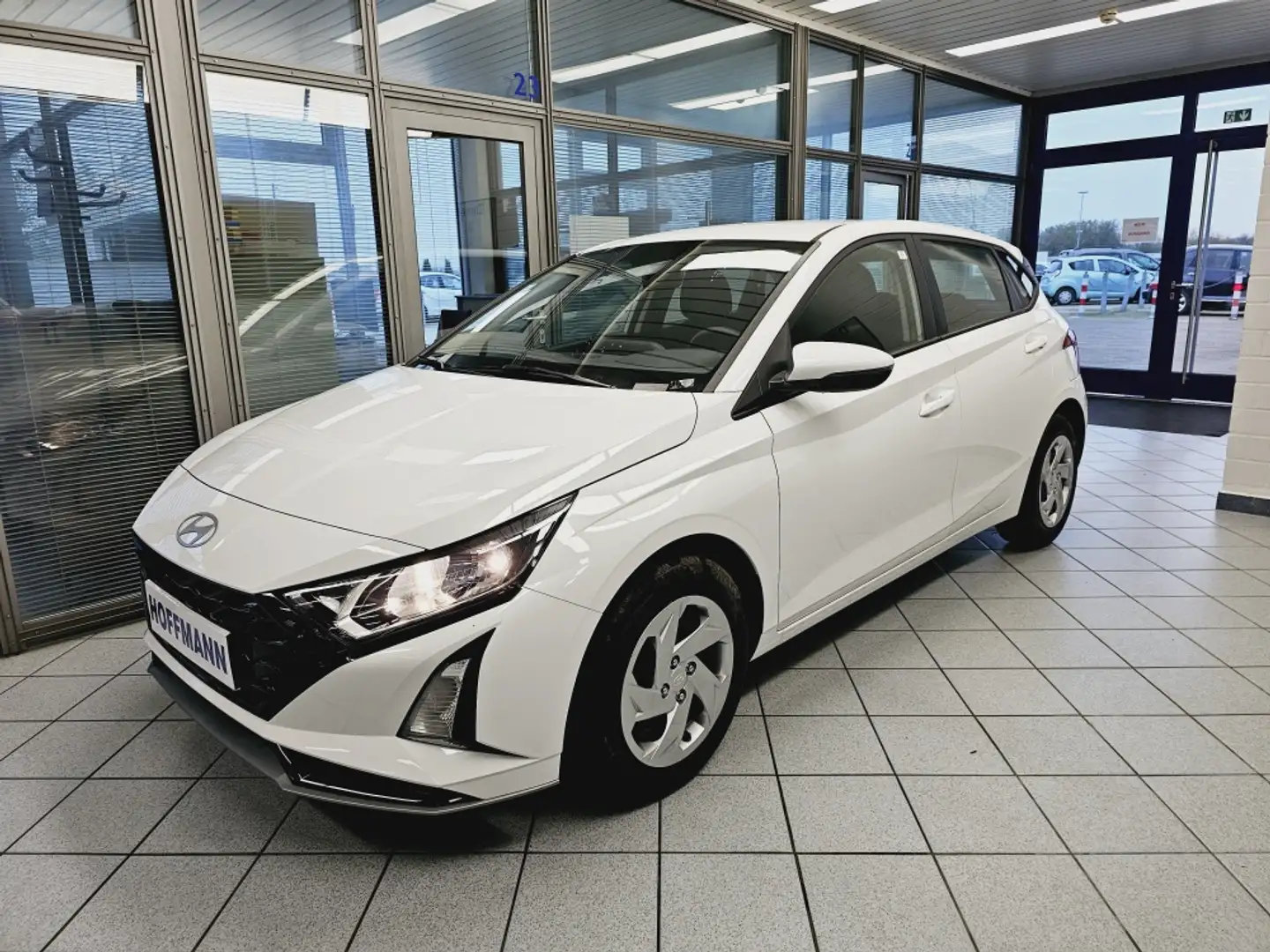 Hyundai i20 Navi,PDC+Kamera,Tempomat,Klima Weiß - 2