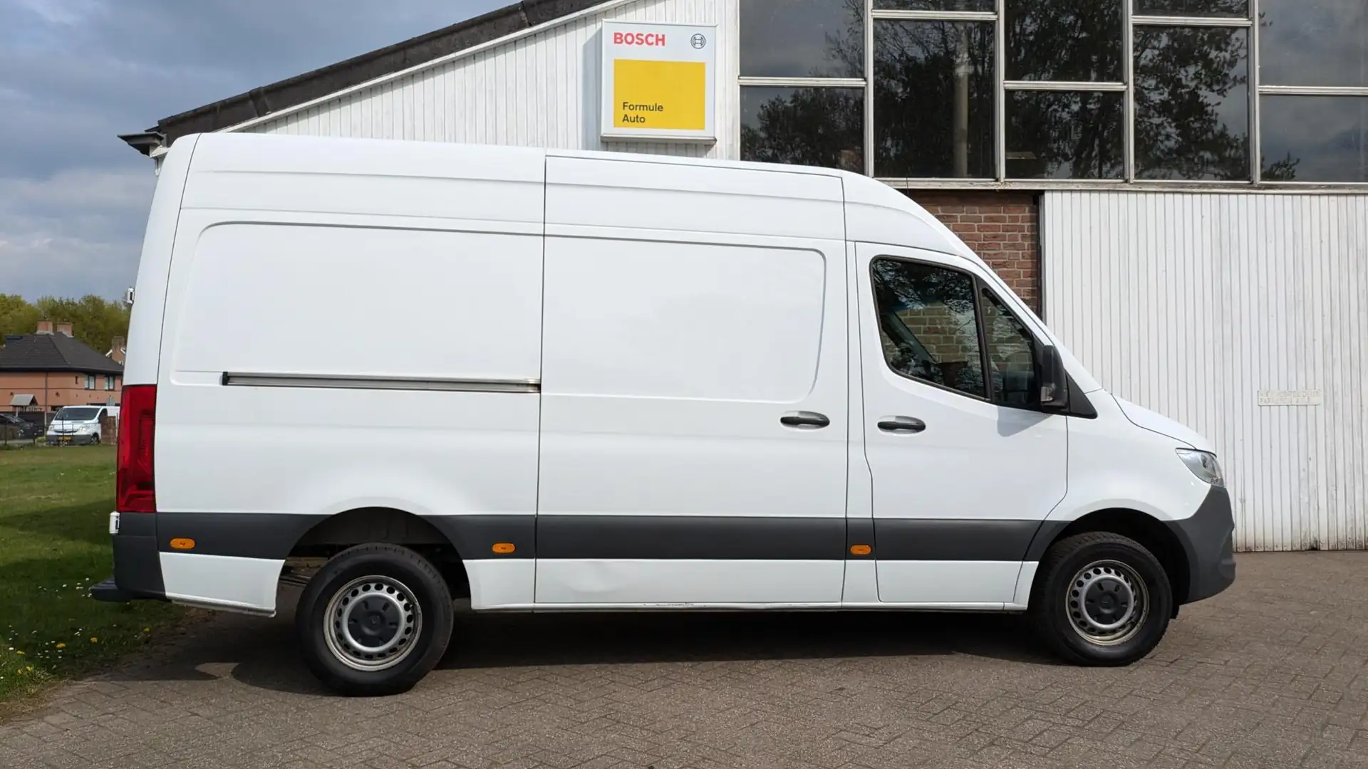 Mercedes-Benz Sprinter 317CDI - L2H2 - airco - trekh. Blanc - 1