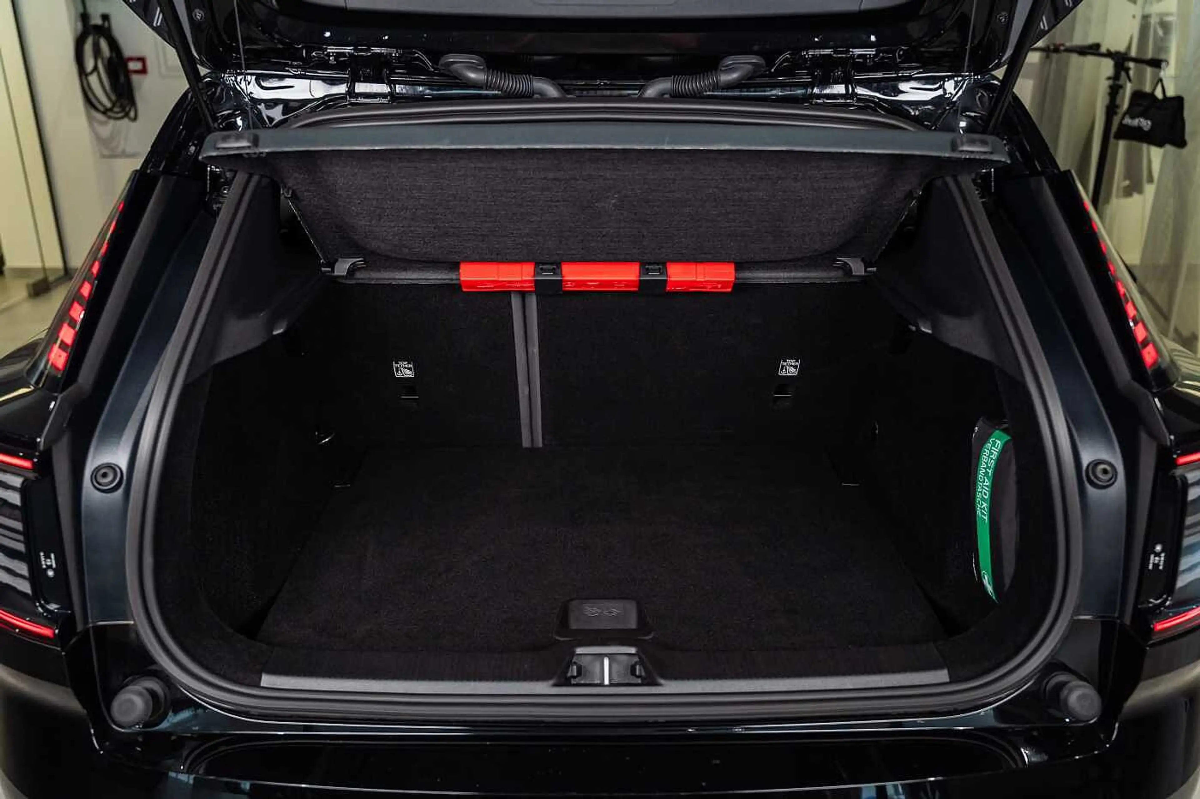 Volvo EX30 Core, Single Motor Extended Range — photo 9