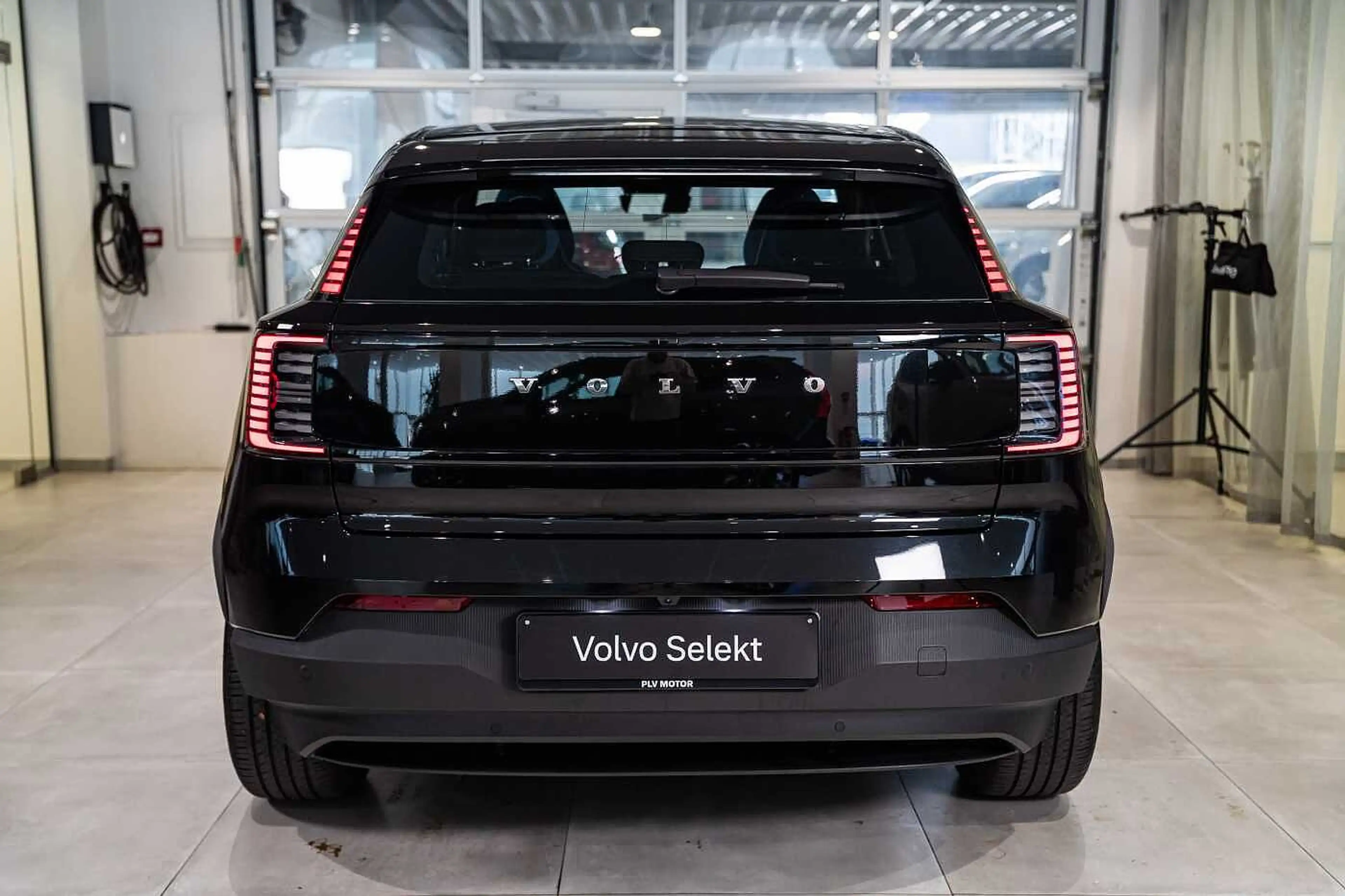 Volvo EX30 Core, Single Motor Extended Range — photo 8