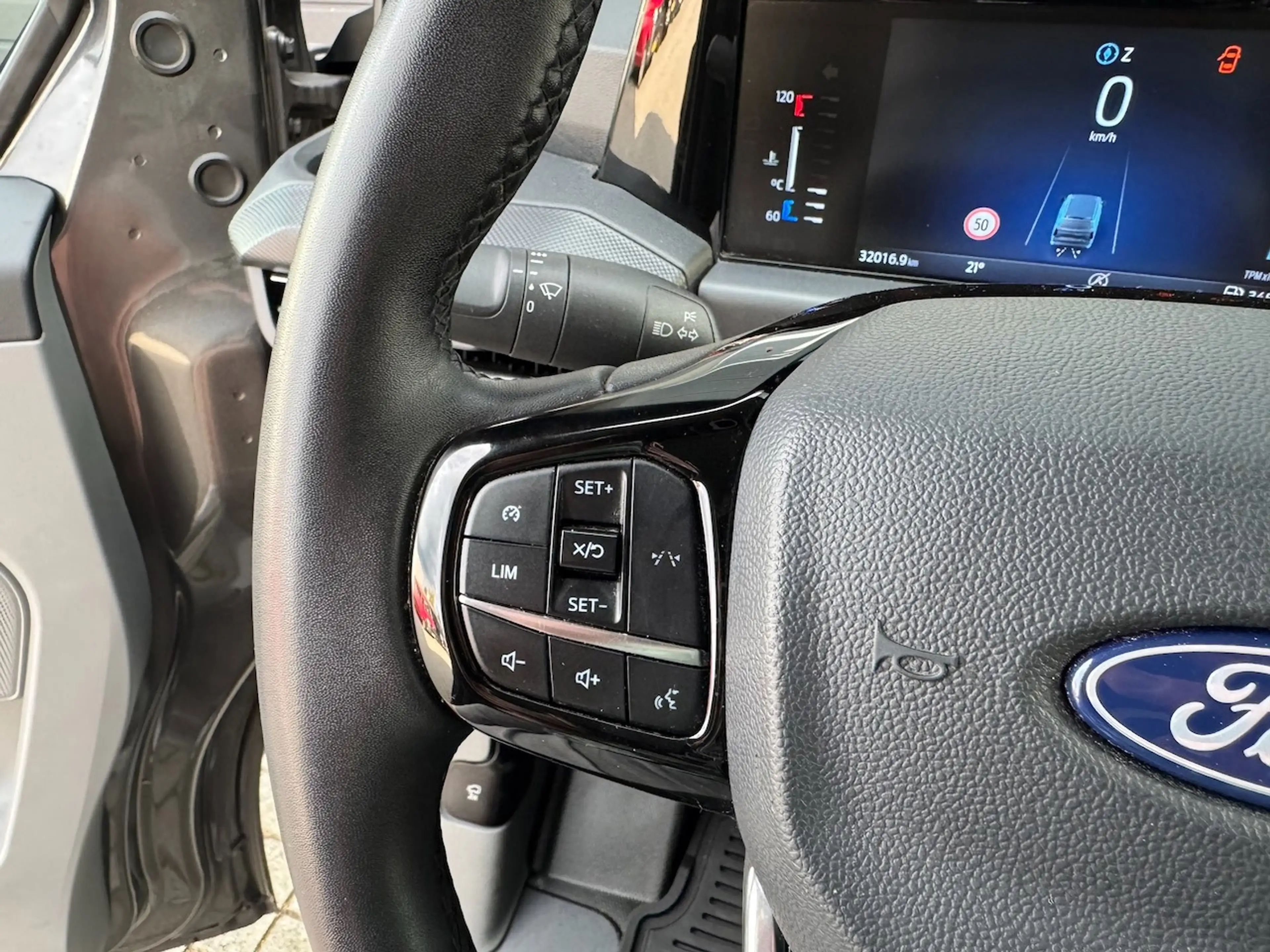 Ford Transit Custom 320 2.0 TDCI 136pk L2H1 Limited | Trekhaak | Navi — photo 17