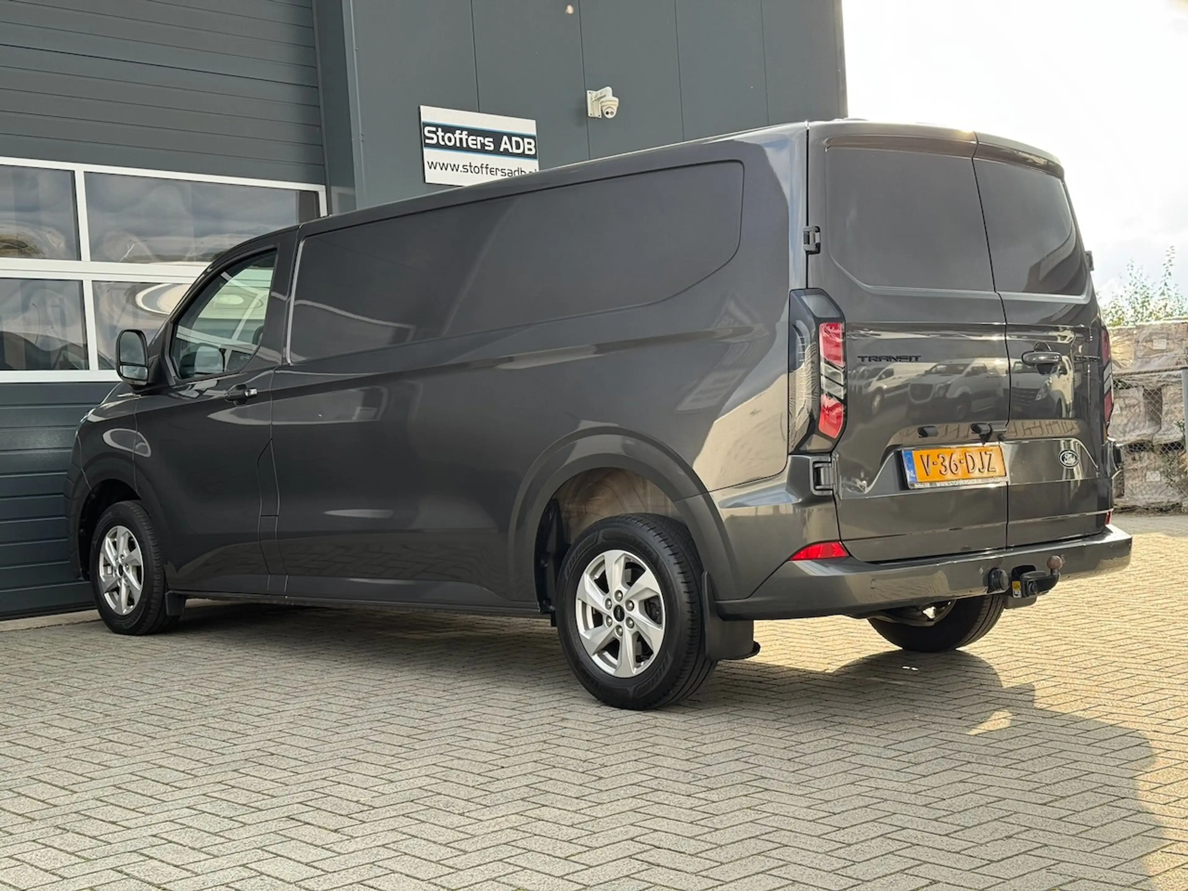 Ford Transit Custom 320 2.0 TDCI 136pk L2H1 Limited | Trekhaak | Navi — photo 13