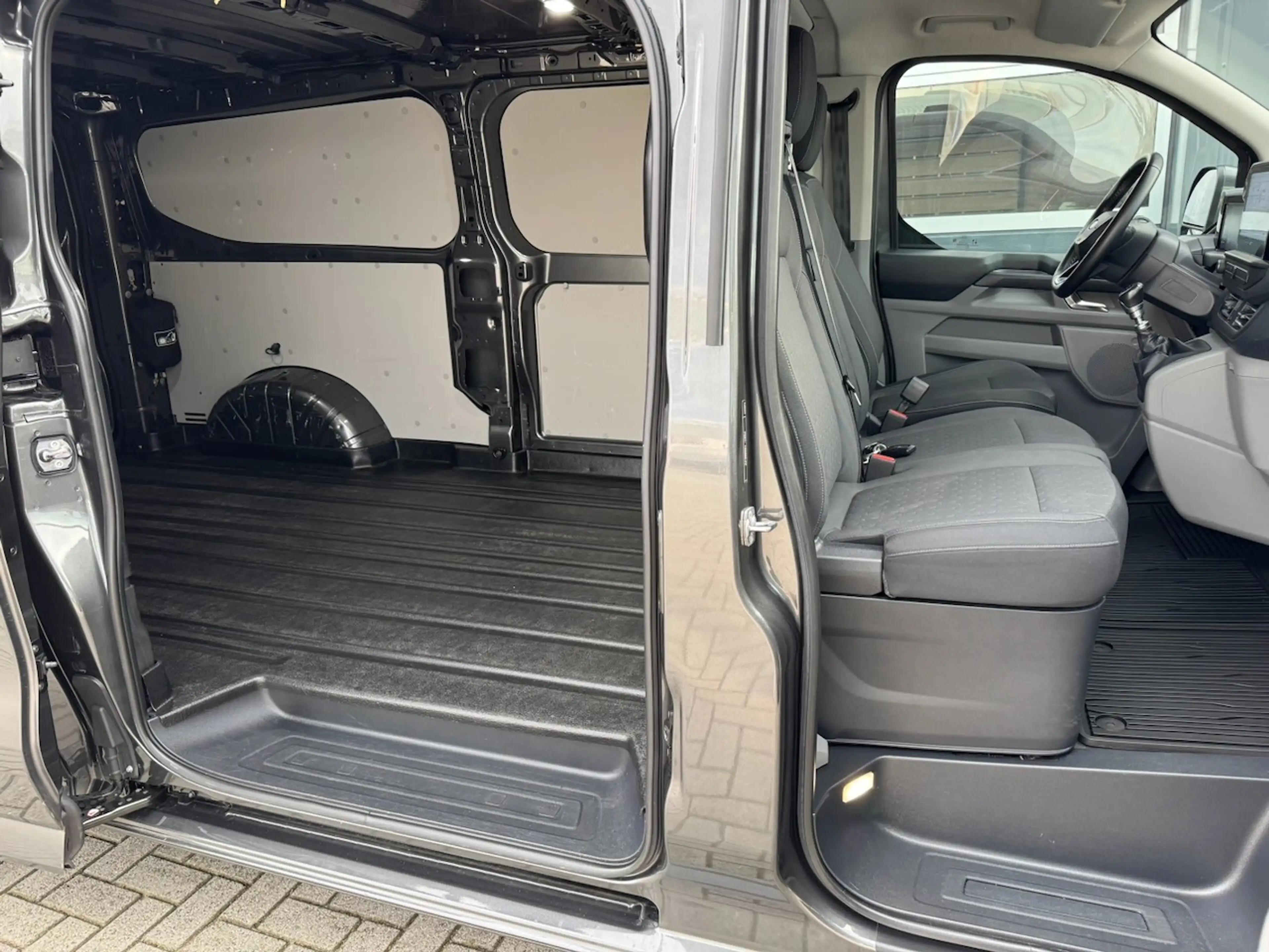 Ford Transit Custom 320 2.0 TDCI 136pk L2H1 Limited | Trekhaak | Navi — photo 11