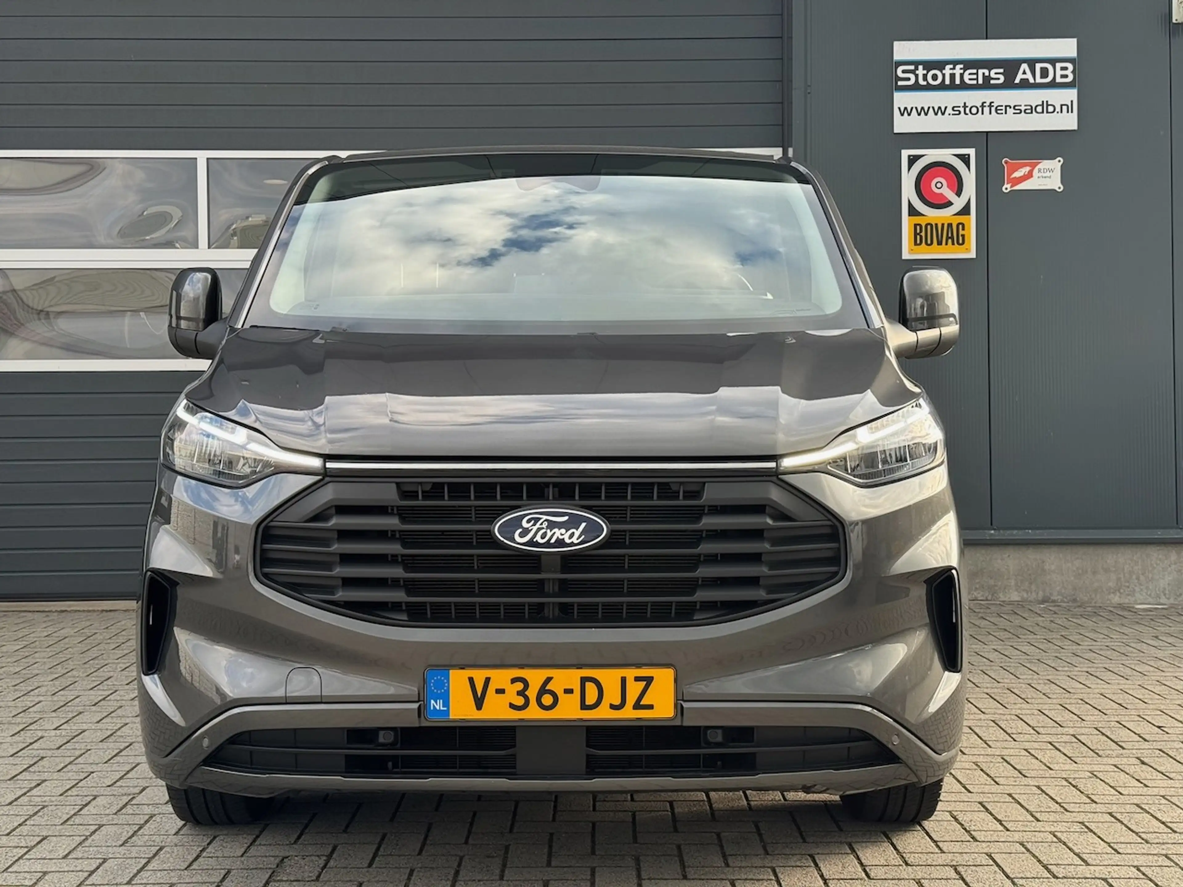 Ford Transit Custom 320 2.0 TDCI 136pk L2H1 Limited | Trekhaak | Navi — photo 5