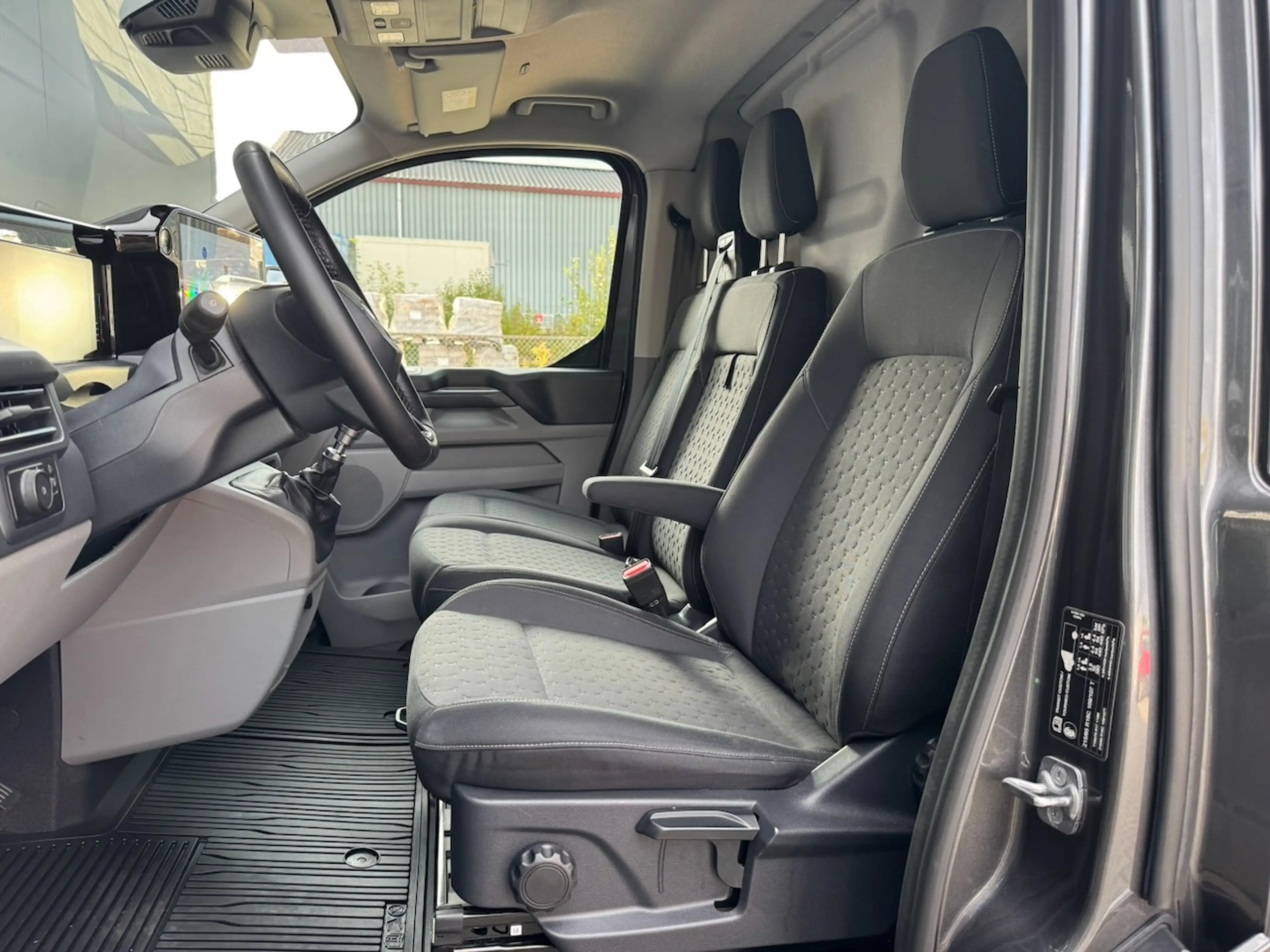 Ford Transit Custom 320 2.0 TDCI 136pk L2H1 Limited | Trekhaak | Navi — photo 15