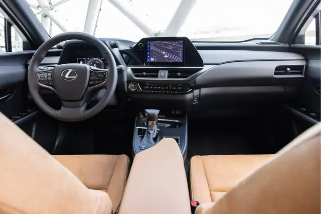 Lexus Ux view 5