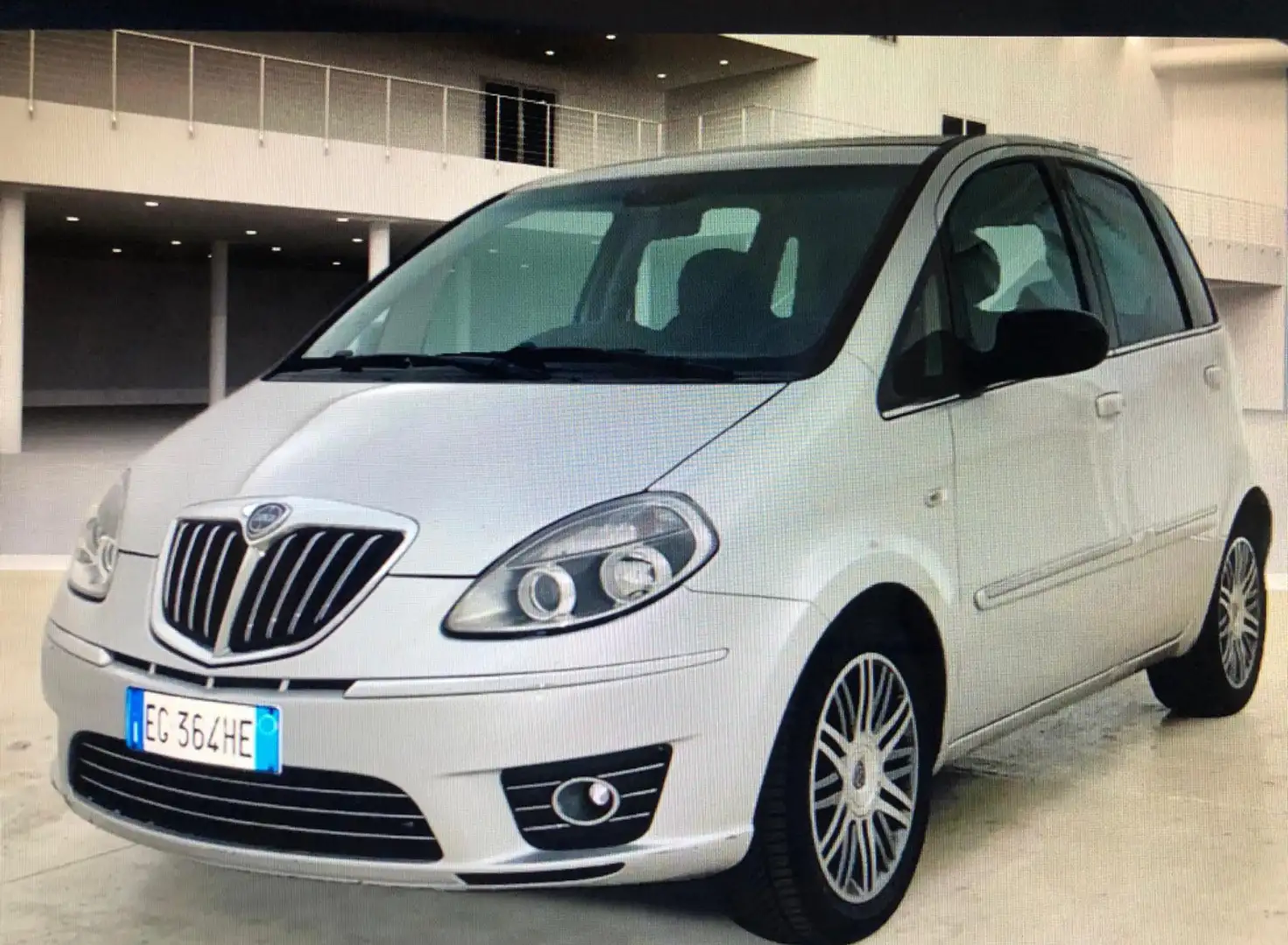 Lancia MUSA 1.3 mjt Platinum dfn Grigio - 2