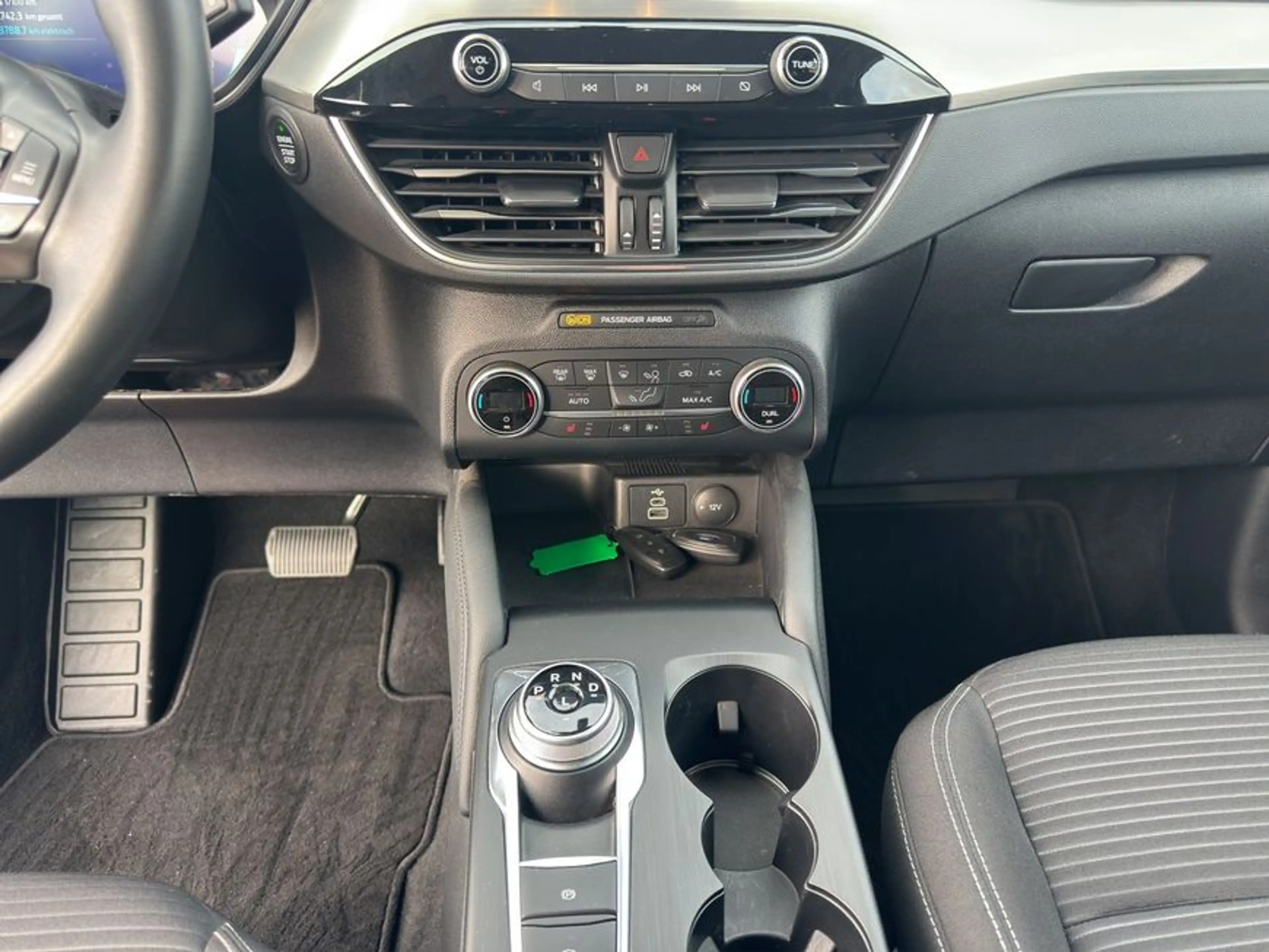 Ford Kuga 2.5 Duratec PHEV TITANIUM — photo 14