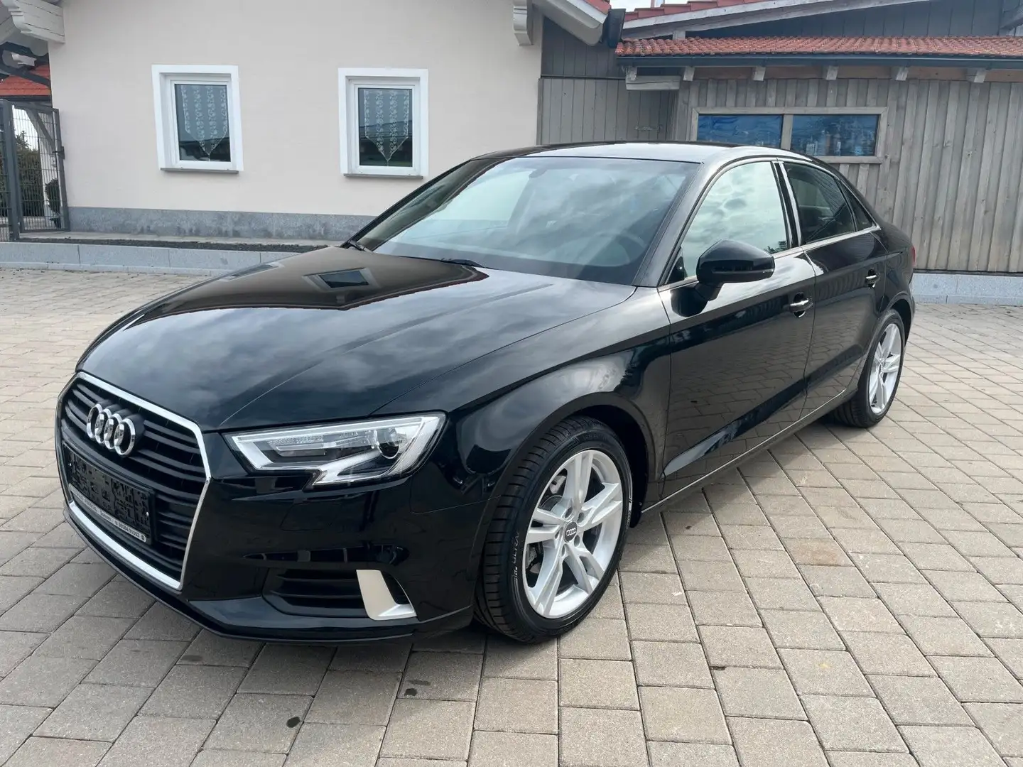 Audi A3 35 TFSI Sport*Xenon*PDC*Multi*17´* Schwarz - 1