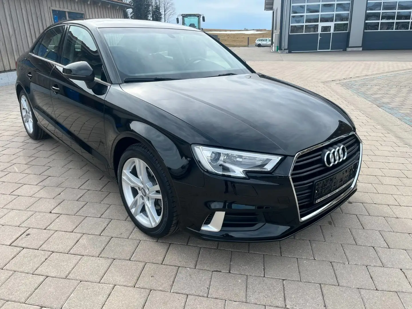 Audi A3 35 TFSI Sport*Xenon*PDC*Multi*17´* Schwarz - 2