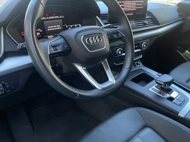 Audi Q5 view 9