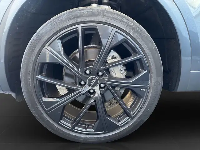 Audi Q5 view 7