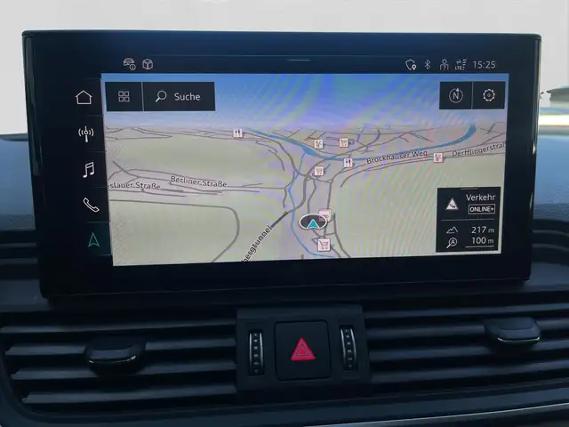 Audi Q5 view 12