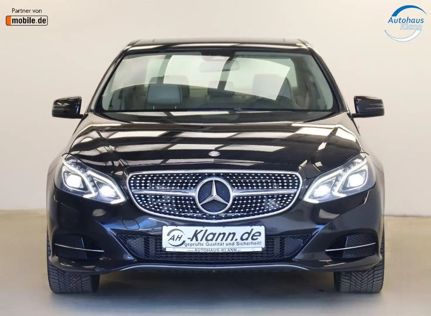 Mercedes-Benz E 300 231PS 7G Avantgarde Nav LED Leder Facelift Negru - 2