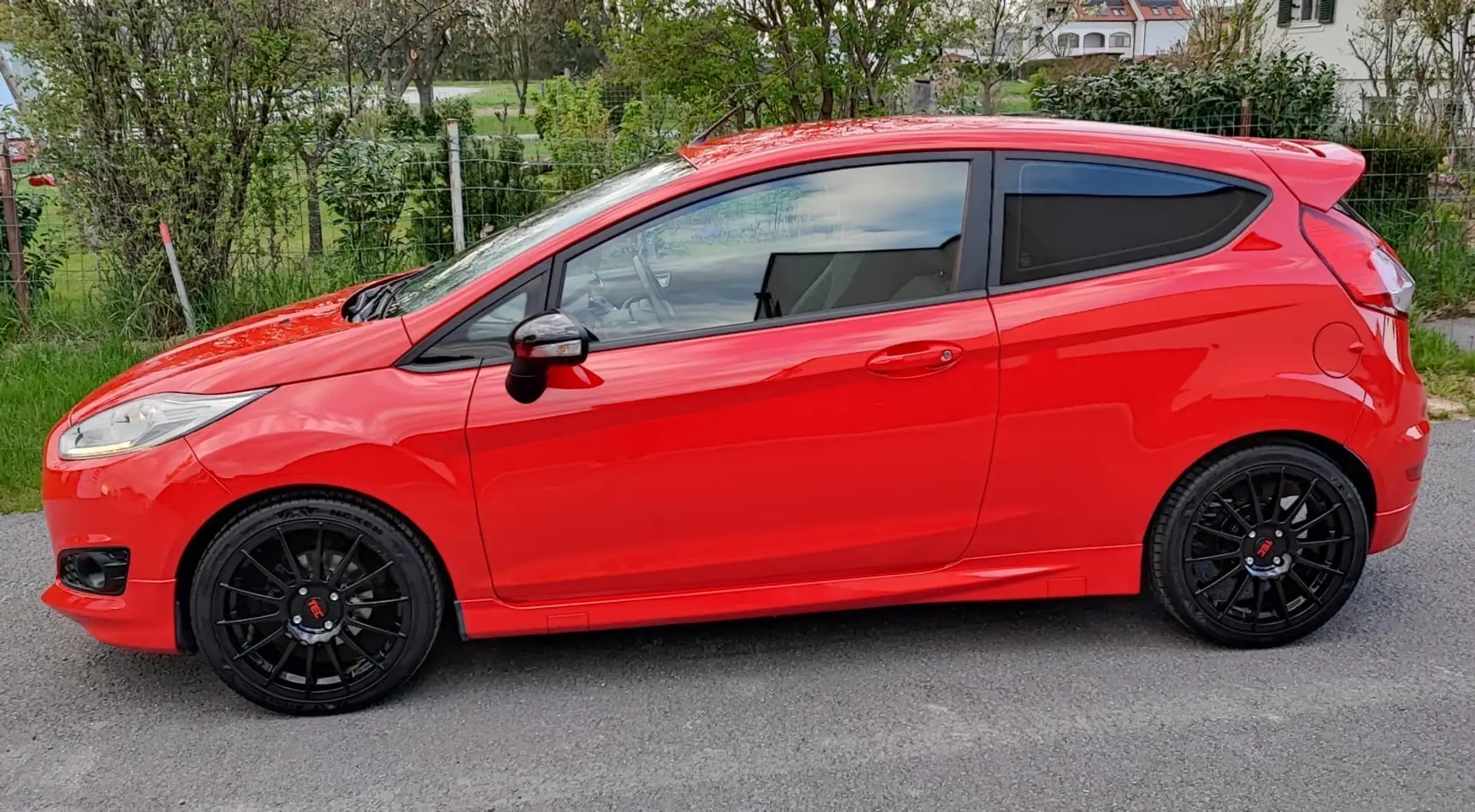 Ford Fiesta Sport 1,0 EcoBoost Start/Stop ST-Line Rot - 2