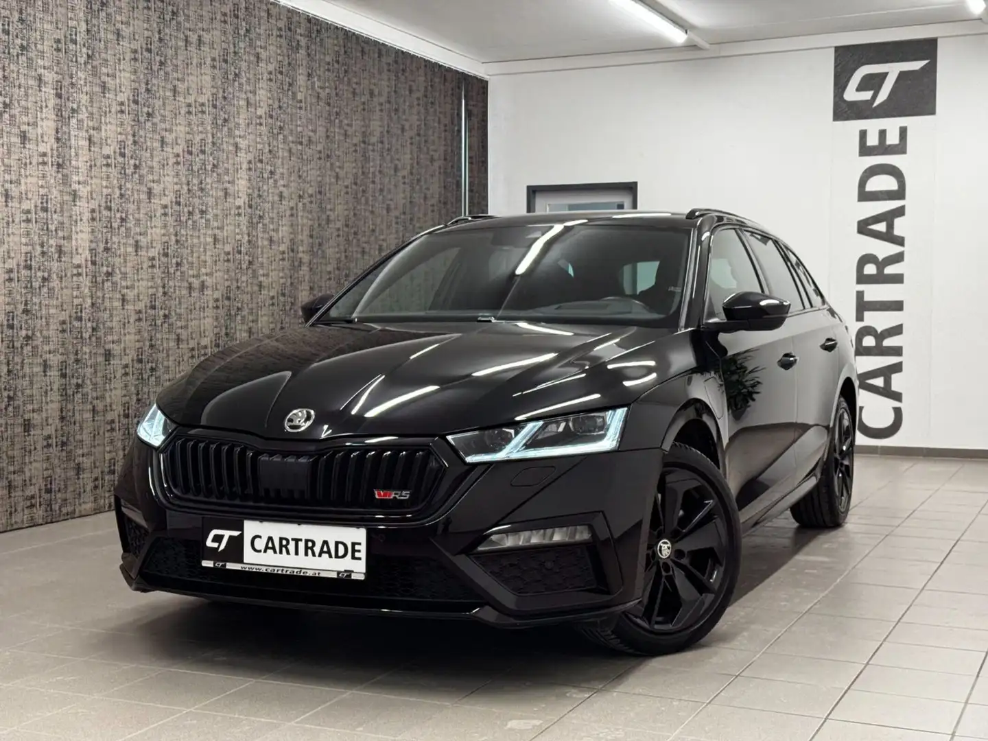 Skoda Octavia Kombi 1.5 TSI iV RS Schwarz - 1